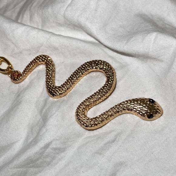 SHEIN adjustable gold snake charm hip/waist body chain. One size. - Picture 7 of 9